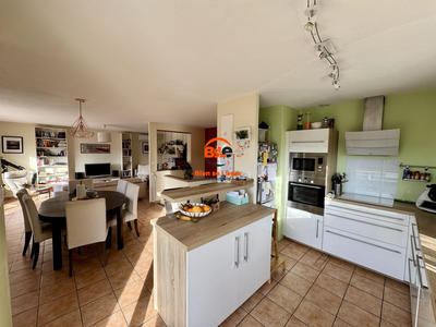 Maison - 120 m² - 5 pièces