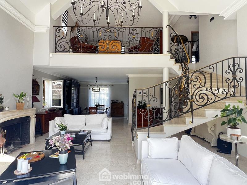 Maison - 190 m² - 6 pièces