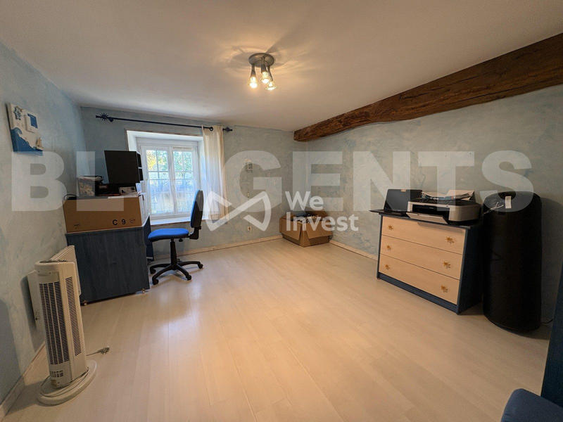 Maison - 235 m² - 9 pièces