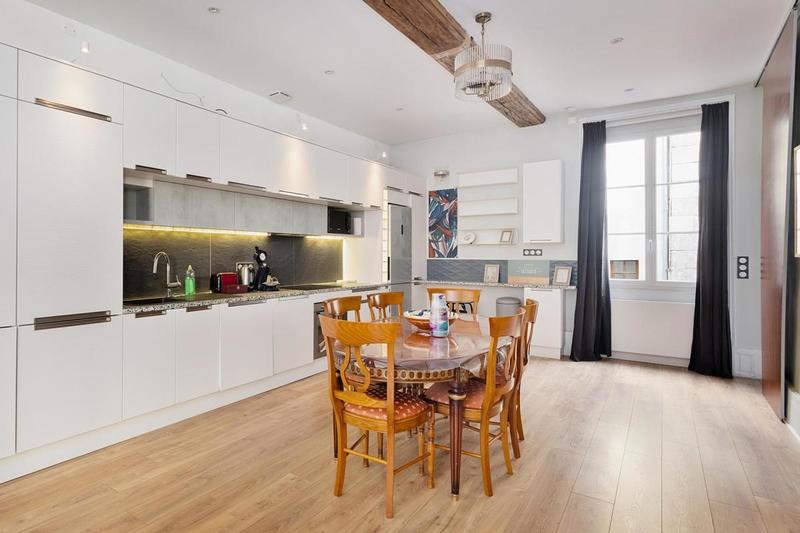 Appartement - 95 m² - 4 pièces