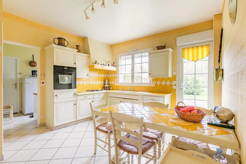 Maison - 216 m² - 6 pièces