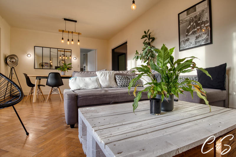 Maison - 181 m² - 6 pièces