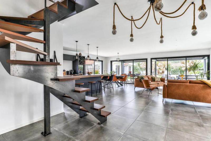 Maison - 159 m² - 5 pièces