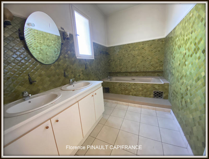 Maison - 218 m² - 10 pièces