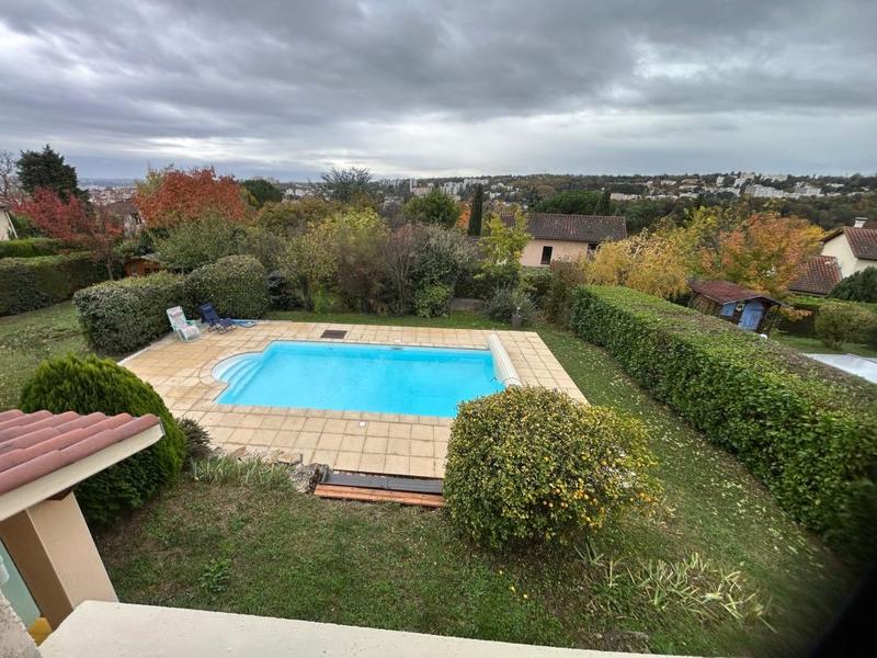 Maison - 203 m² - 6 pièces