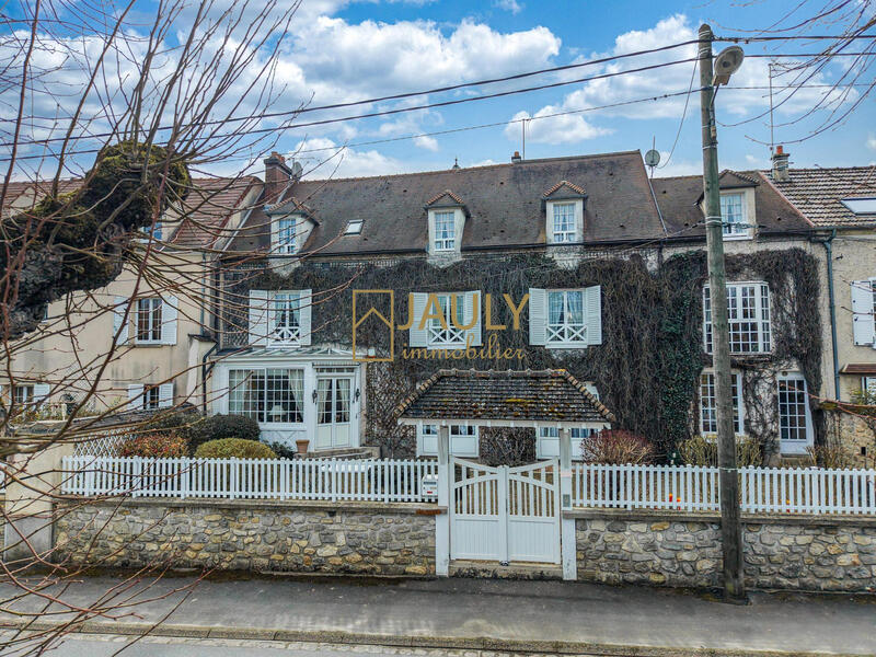 Maison - 370 m² - 14 pièces