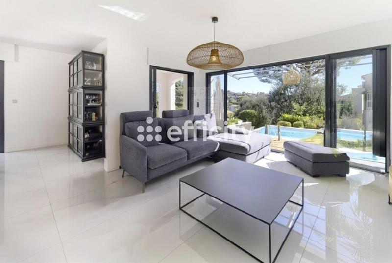 Maison - 180 m² - 5 pièces