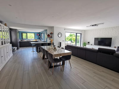 Maison - 171 m² - 7 pièces