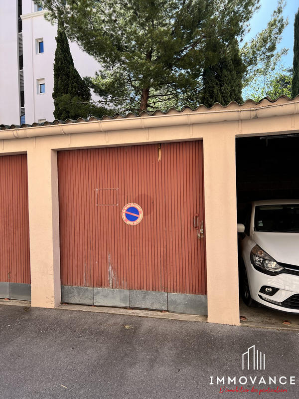 Parking / Garage - 13 m²