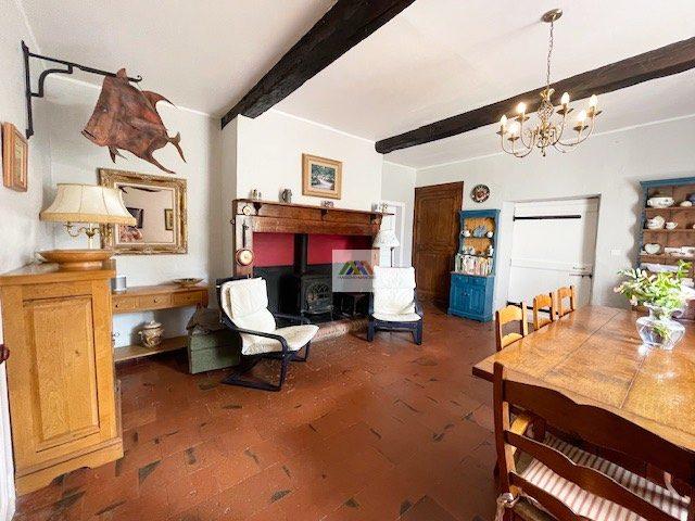 Maison - 283 m² - 8 pièces