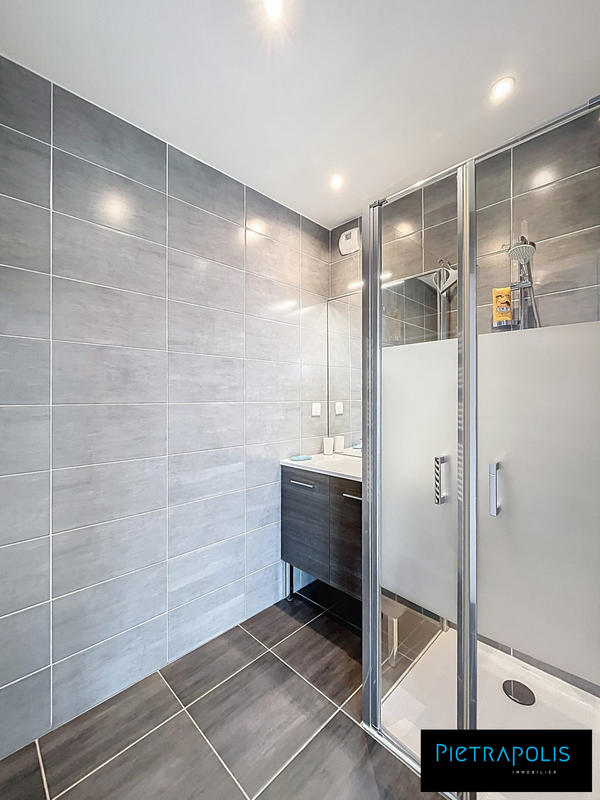 Appartement - 91 m² - 3 pièces