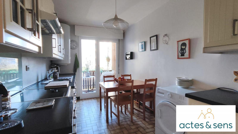 Appartement - 90 m² - 4 pièces