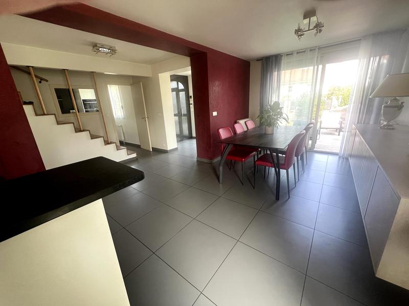 Maison - 196 m² - 7 pièces