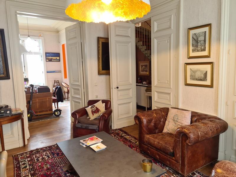 Maison - 220 m² - 6 pièces