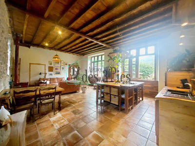 Maison - 140 m² - 5 pièces