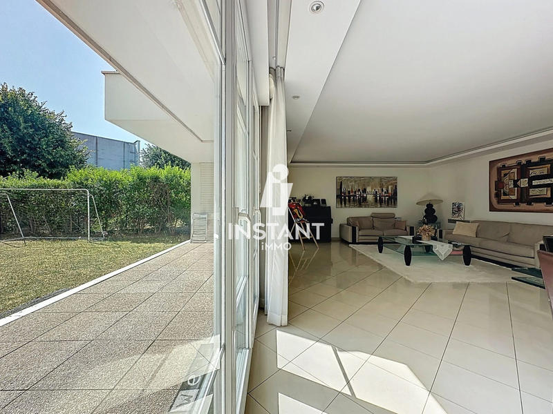 Appartement - 157 m² - 5 pièces