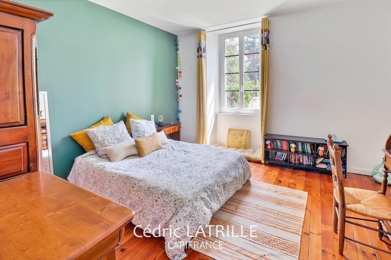 Maison - 248 m² - 12 pièces