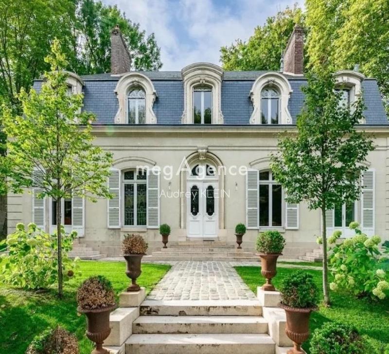 Maison - 320 m² - 10 pièces