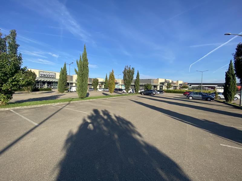 Local commercial - 740 m²