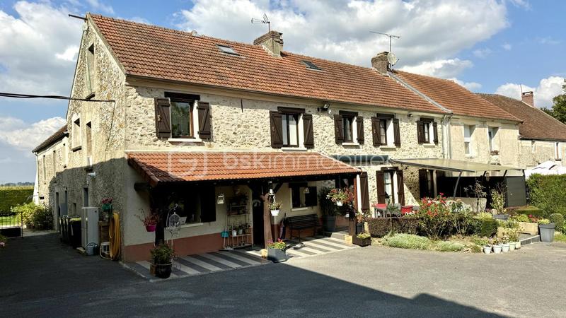 Corps de ferme - 390 m² - 10 pièces