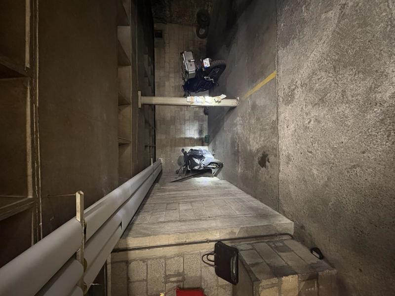 Parking / Garage - 12 m²