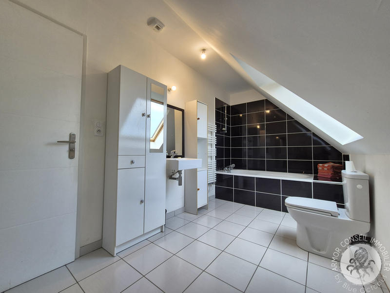 Maison - 87 m² - 5 pièces