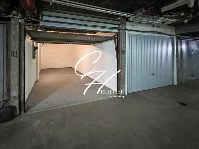 Parking / Garage - 16 m²