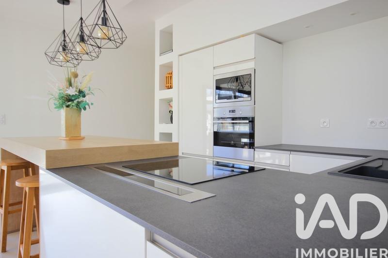 Maison - 181 m² - 7 pièces