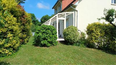 Maison traditionnelle - 187 m² - 8 pièces