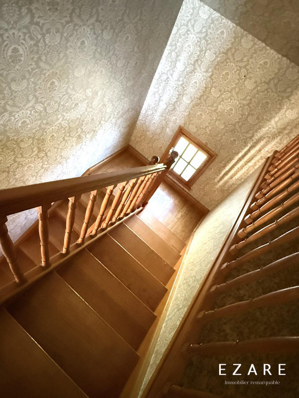 Maison traditionnelle - 149 m² - 6 pièces