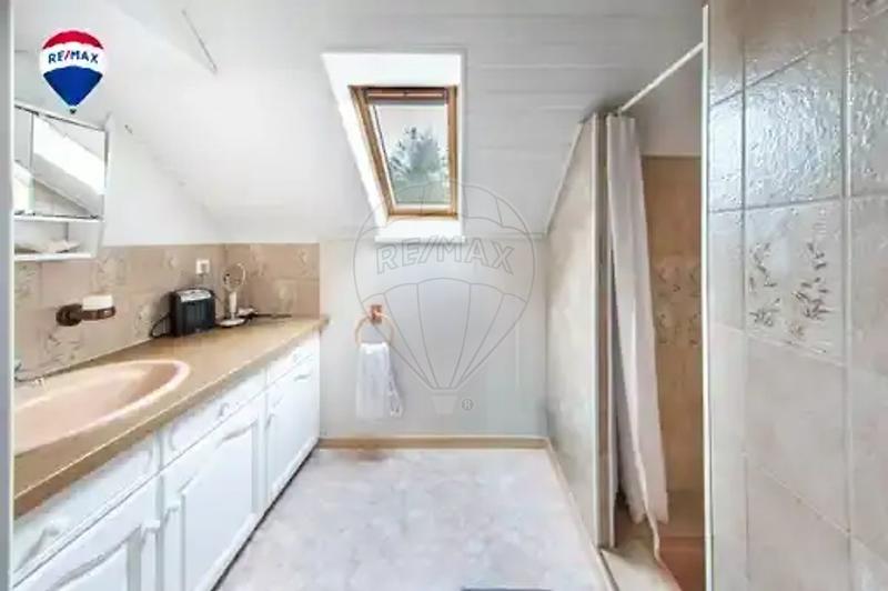 Maison - 174 m² - 8 pièces