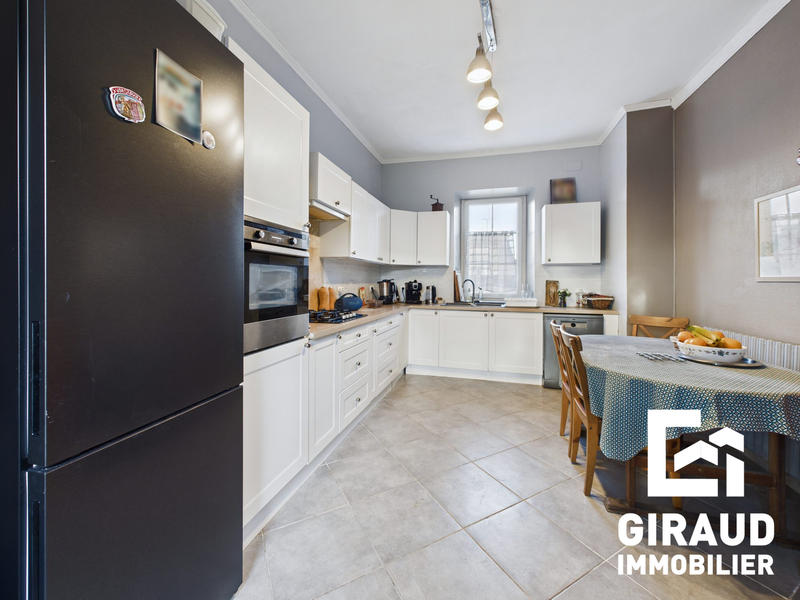 Maison ancienne - 215 m² - 7 pièces