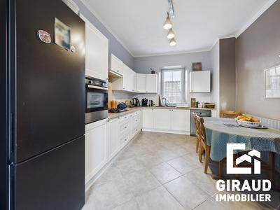 Maison ancienne - 215 m² - 7 pièces