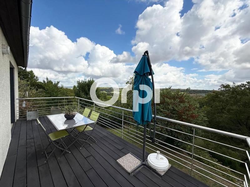 Maison - 95 m² - 5 pièces