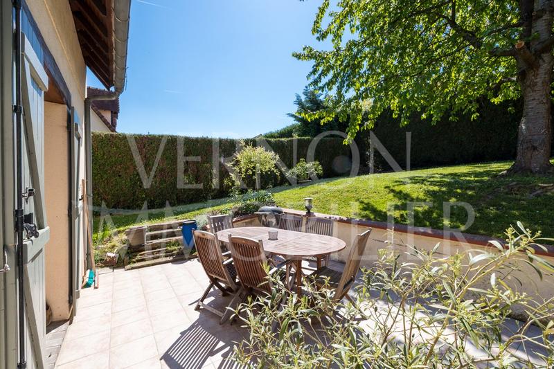 Maison traditionnelle - 137 m² - 6 pièces