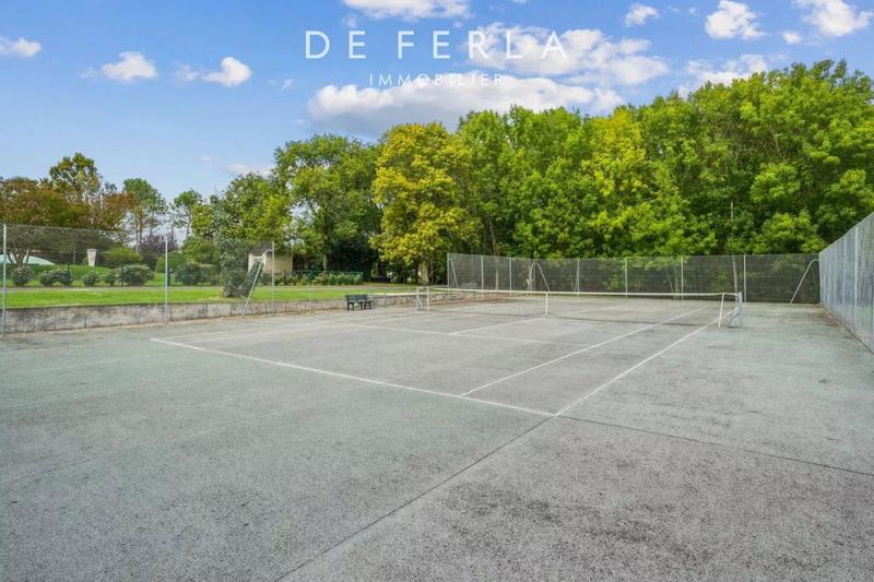 Appartement - 683 m² - 19 pièces