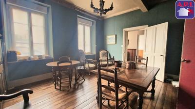 Maison - 220 m² - 7 pièces