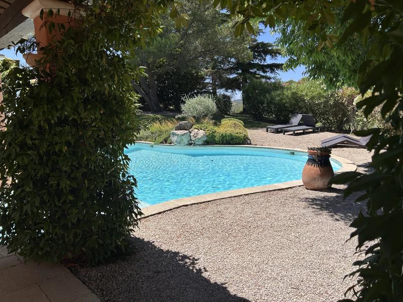 Maison - 137 m² - 4 pièces