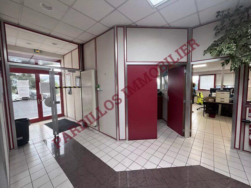 Local commercial - 10 250 m²