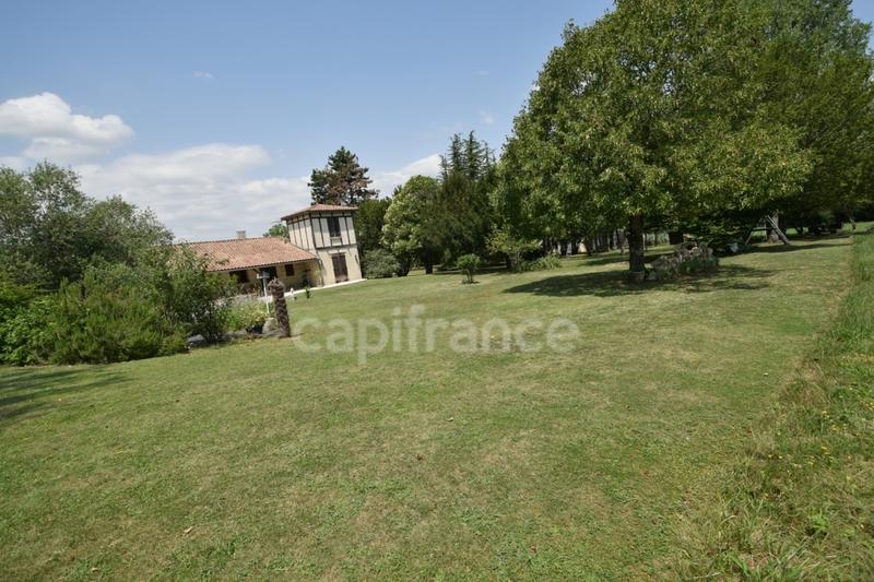 Maison - 217 m² - 6 pièces