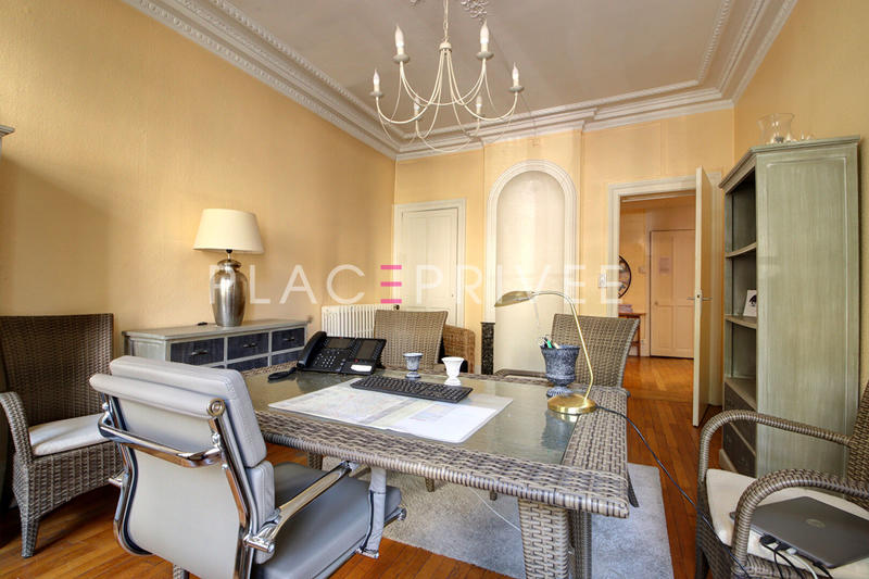 Bureau - 109 m² - 6 pièces