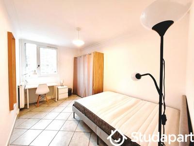 Chambre - 11 m² - 1 pièce