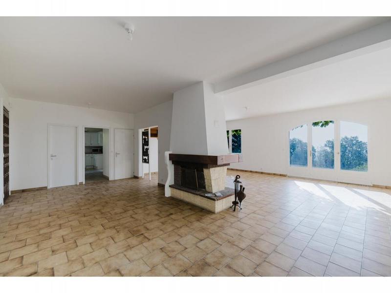 Maison - 239 m² - 7 pièces