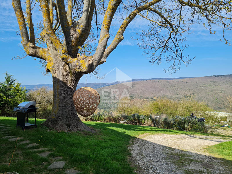 Maison - 213 m² - 9 pièces