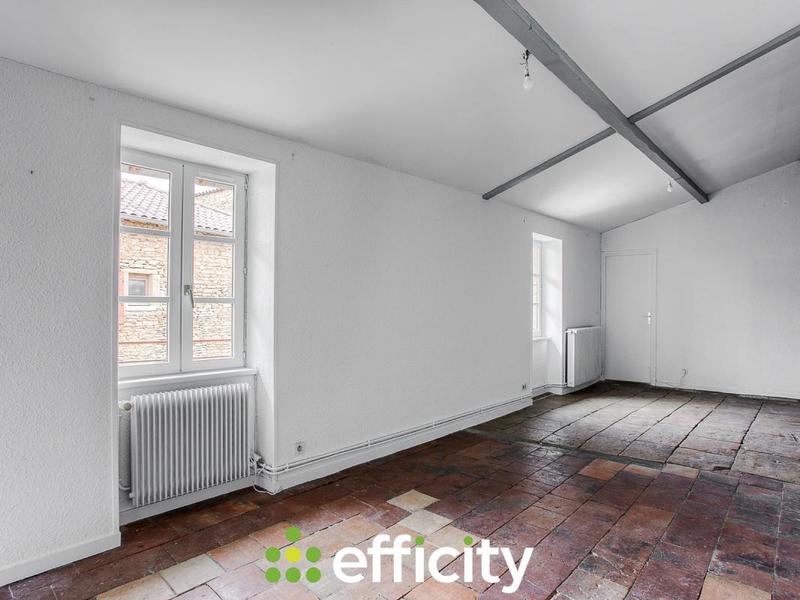 Maison - 300 m² - 20 pièces