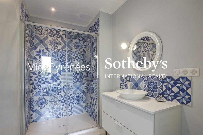 Maison - 542 m² - 15 pièces