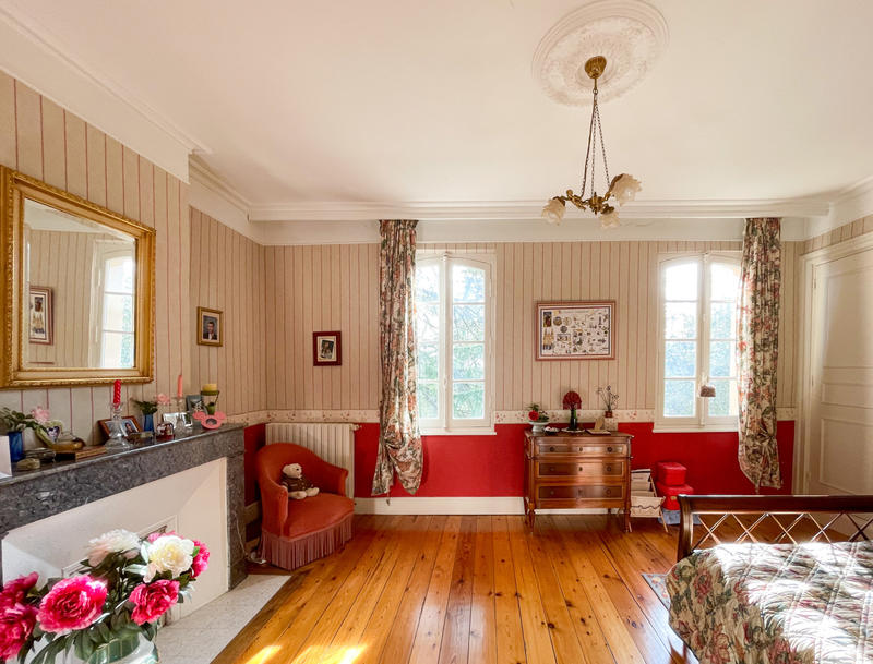 Maison - 585 m² - 10 pièces