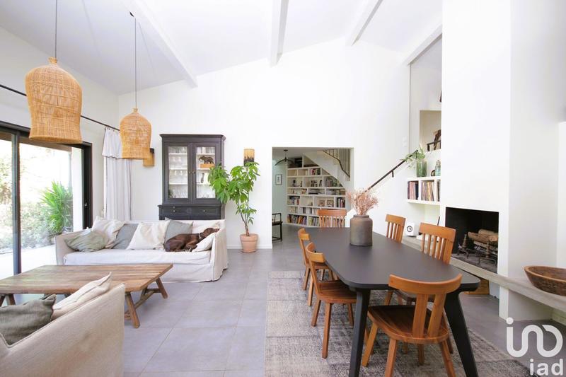 Maison - 300 m² - 10 pièces