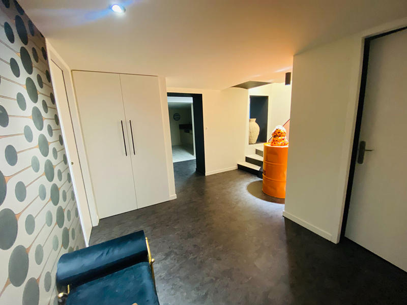 Maison - 220 m² - 8 pièces