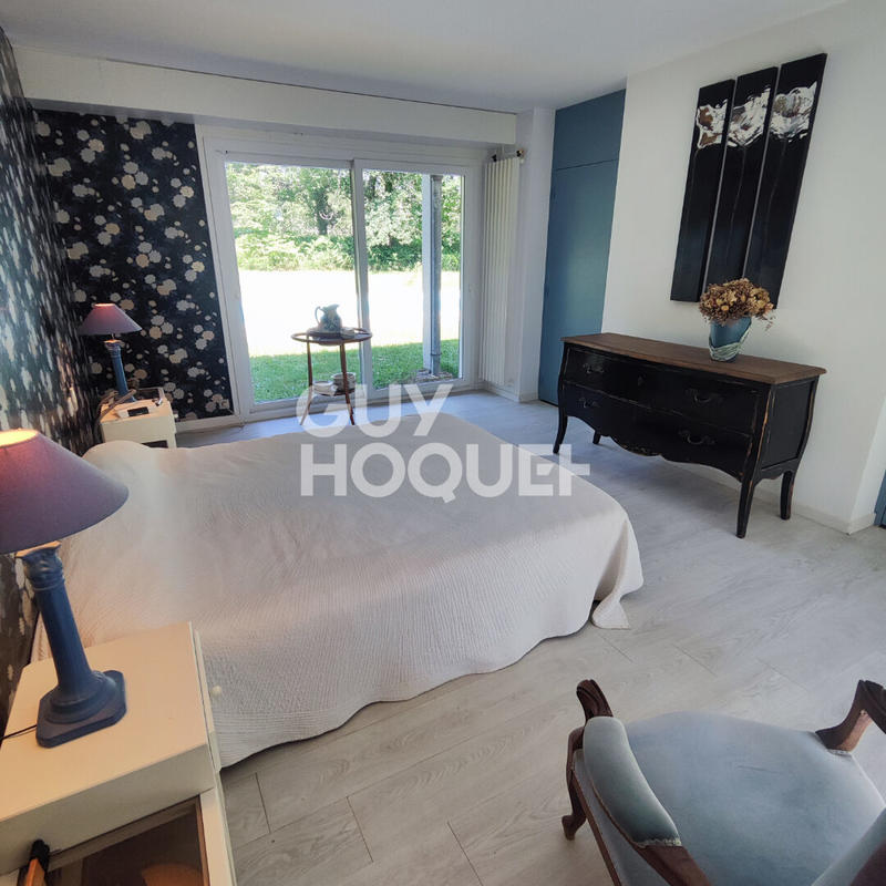 Maison - 246 m² - 7 pièces